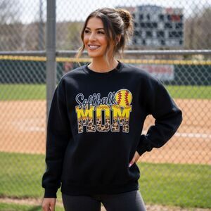 Softball Mom Graphic Leopard Print Softball Design Sweatshirt Crewneck Size XL